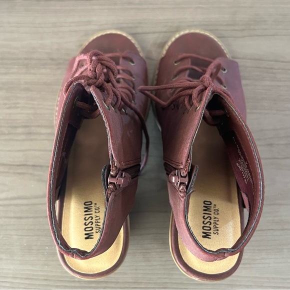 LIKE NEW Booties - Picture 7 of 8